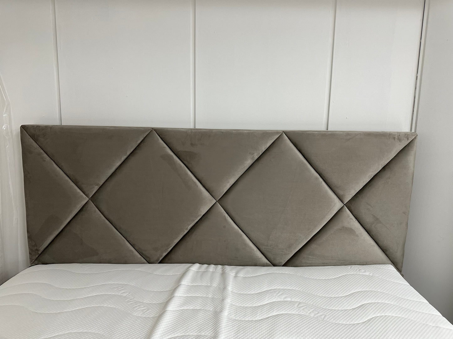 Roxa Boxspring bed