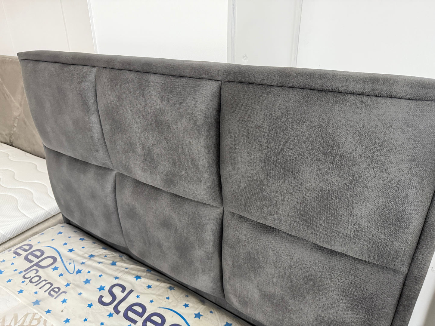 Inova Boxspring met opbergruimte - Grijs suede stof