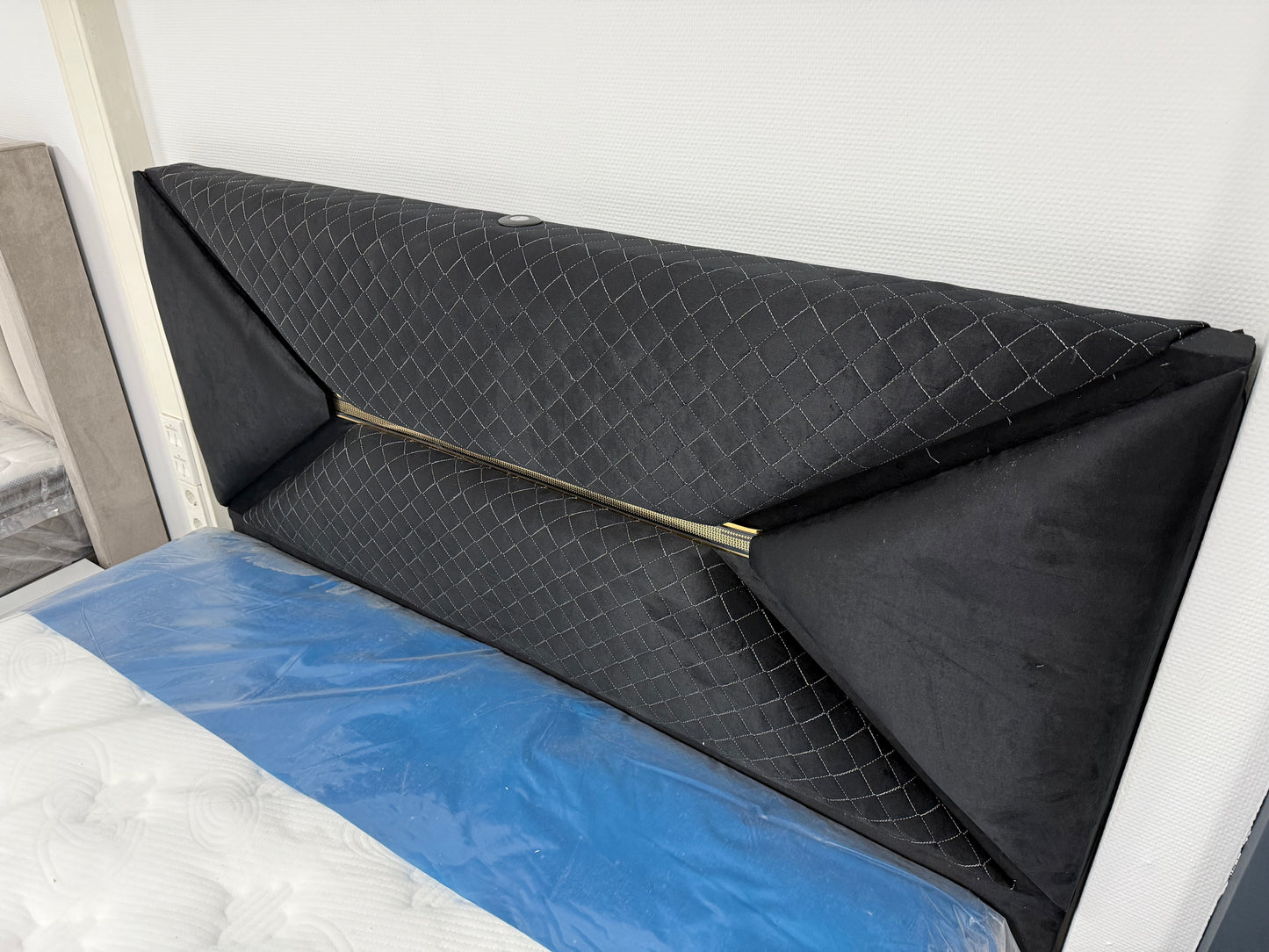 Zenit Boxspring bed zwart