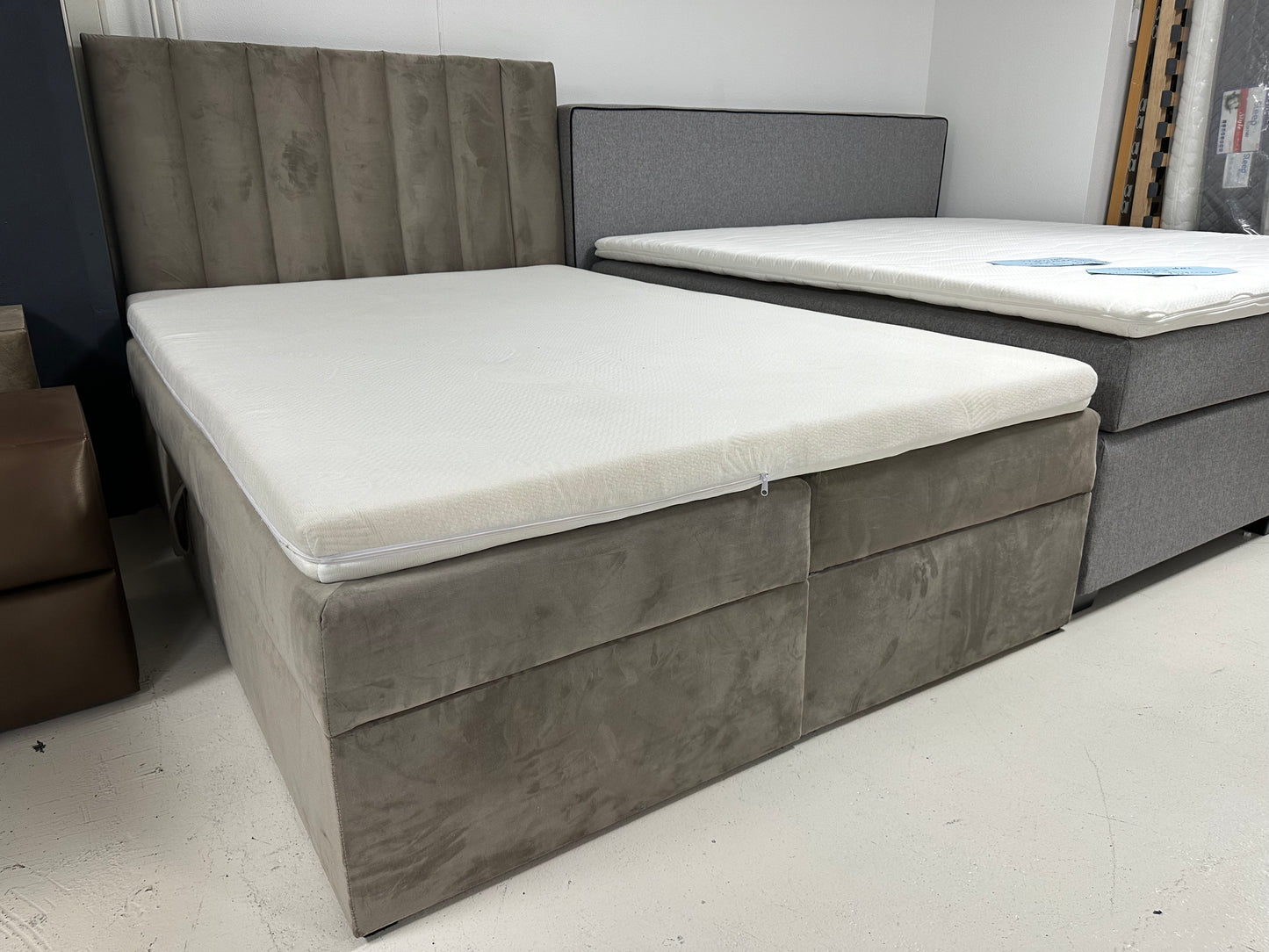 Line Boxspring bed