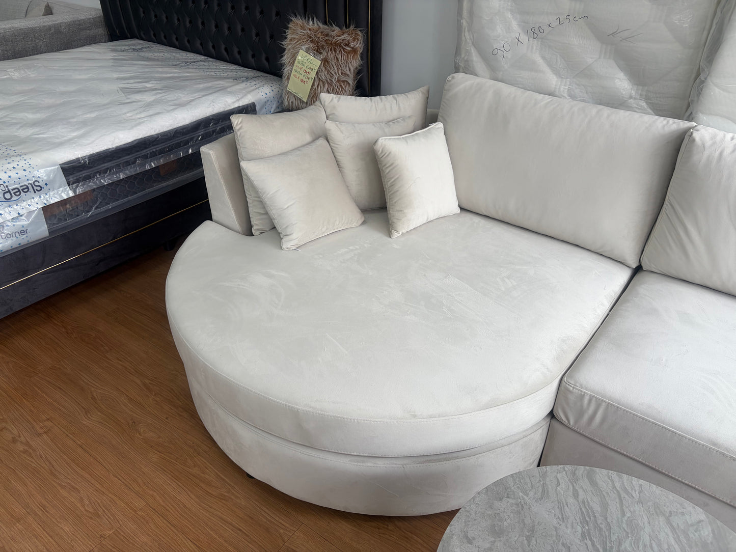 RONDO – Trendy loungebank met Organische Ronde Longchair