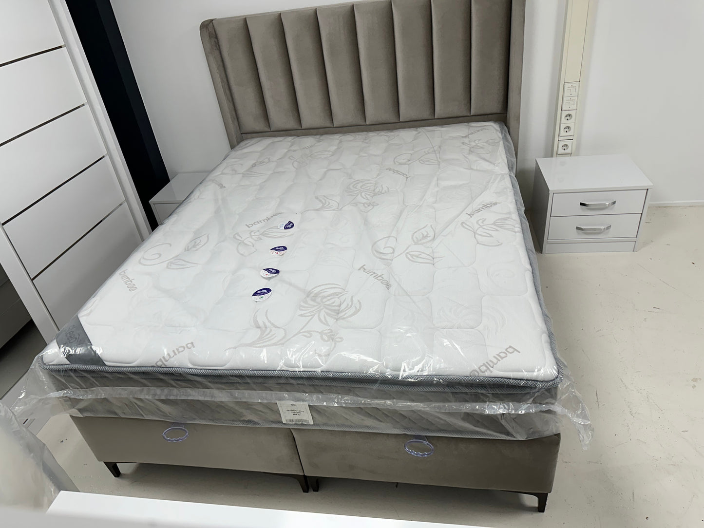 Optimus Boxspring bed