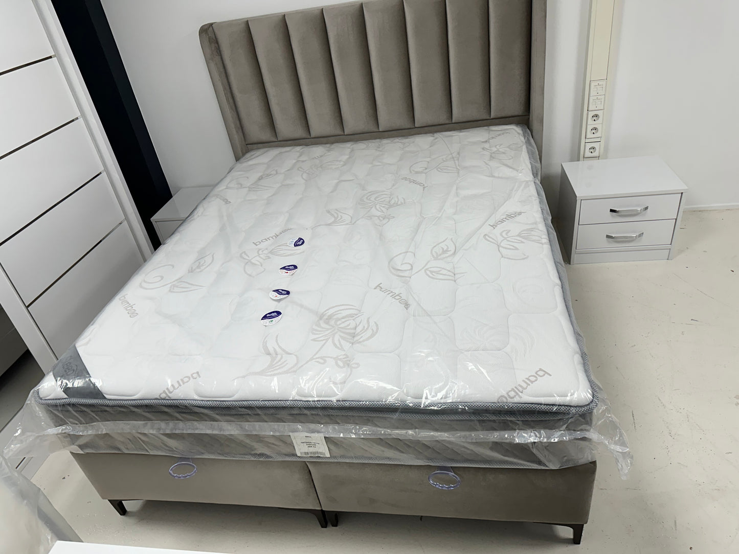 Optimus Boxspring bed