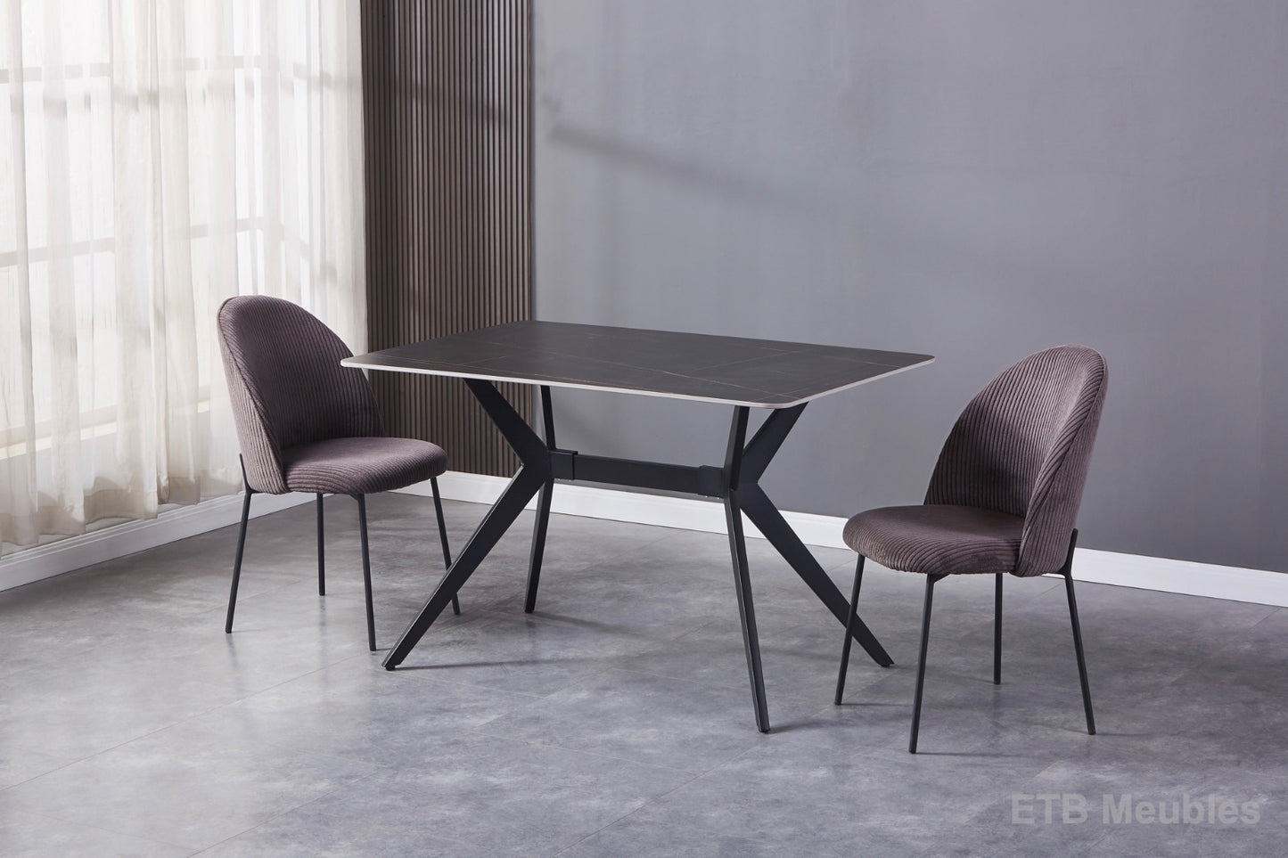 Eettafel met Keramisch Zwart Blad en Kruispoot