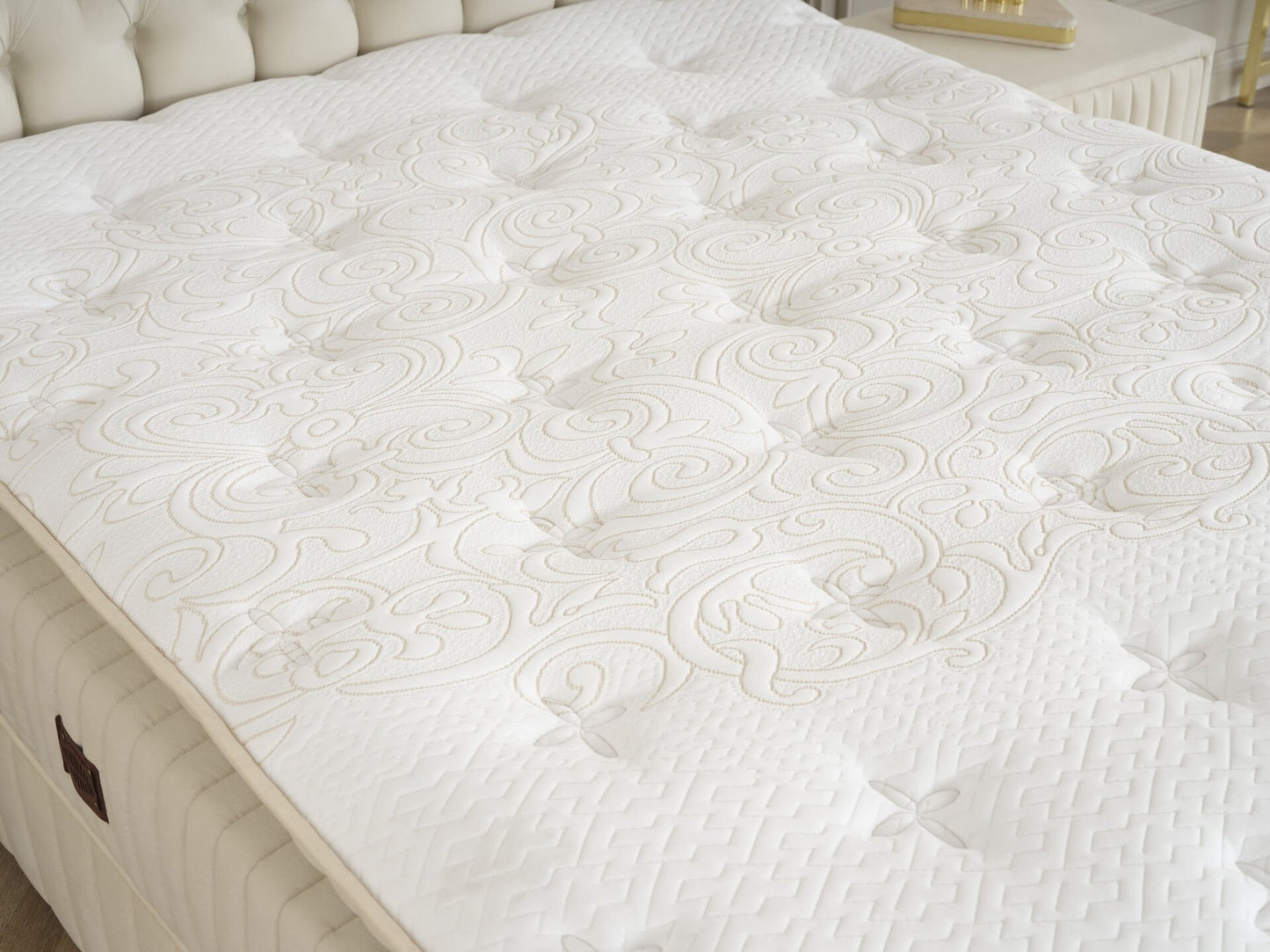 FLUFFY BOXSPRING – Beige